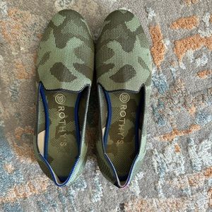 Lightly used Rothy’s Flats